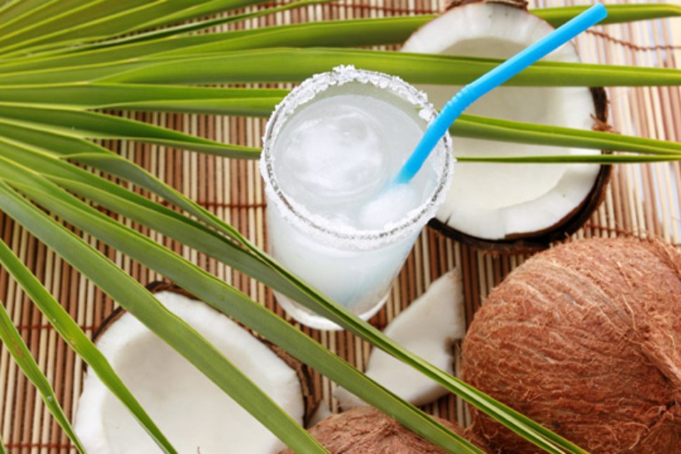 Uống Nước Dừa Đúng Cách Để Khỏe Đẹp